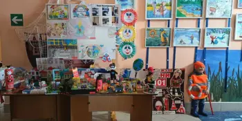 Выставка детско-родительских работ "Мой безопасный мир"